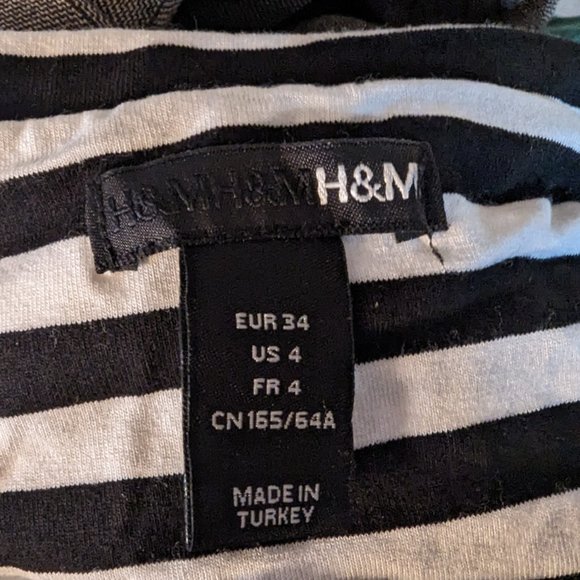 H&M Skirt - Picture 2 of 5